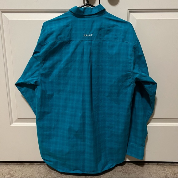 Ariat Pro Series Blue Button Down Long Sleeve Shirt Men's Size: Medium - Picture 2 of 4